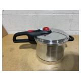 T-fal Secure Aluminum Initiatives 12-PSI Pressure Cooker Cookware, 6-Quart, Siver T-fal Secure Aluminum Initiatives 12-PSI Pressure Cooker Cookware, 6-Quart, Siver