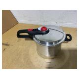 T-fal Secure Aluminum Initiatives 12-PSI Pressure Cooker Cookware, 6-Quart, Siver T-fal Secure Aluminum Initiatives 12-PSI Pressure Cooker Cookware, 6-Quart, Siver