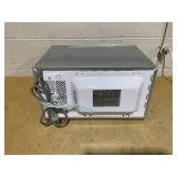 COMMERCIAL CHEF 0.7 Cu Ft Microwave with 10 Power Levels, 700W Microwave with Digital Display COMMERCIAL CHEF 0.7 Cu Ft Microwave with 10 Power Levels, 700W Microwave with Digital Display