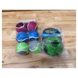Lot of 2 - Dog toys (0804250) Lot of 2 - Dog toys (0804250)