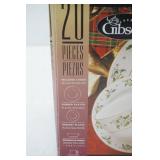 Holiday Charm Dinnerware NEW Gibson 20pc set