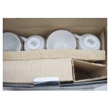 Holiday Charm Dinnerware NEW Gibson 20pc set