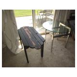 Round metal frame glass top end tab...