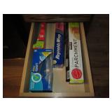 Glass bakeware and serving pieces w...