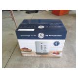 GE 2-Slice toaster with original bo...