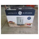 GE 2-Slice toaster with original bo...