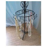Lovely lot of ladies fashion neckla...