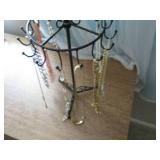 Lovely lot of ladies fashion neckla...