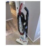 Lindhaus Healthcare Pro upright vac...