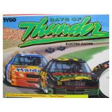 Vintage Tyco DAYS OF THUNDER Slot Car Racing Set w/4 Cars