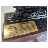 Working LIONEL 700E Animated Train/Railroad Desk Lamp