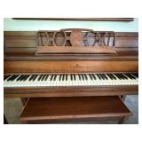 Everett Piano With Bench that Plays Beautiful Music Everett Piano With Bench that Plays Beautiful Music