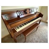 Everett Piano With Bench that Plays Beautiful Music Everett Piano With Bench that Plays Beautiful Music