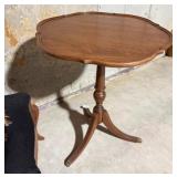 Pie Crust Vintage Occassional Table Pie Crust Vintage Occassional Table
