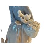 Lladro Porcelain Figurine Girl with Ducks