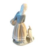 Lladro Porcelain Figurine Girl with Ducks