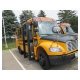 FREIGHTLINER BUS WITH WHEELCHAIR LIFT