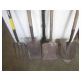 (EW1) 3 Short Handle Shovels, Const... (EW1) 3 Short Handle Shovels, Const...