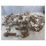 )EW5) Assortment of Vintage Traps... )EW5) Assortment of Vintage Traps...