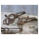 )EW5) Assortment of Vintage Traps... )EW5) Assortment of Vintage Traps...