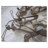 )EW5) Assortment of Vintage Traps... )EW5) Assortment of Vintage Traps...