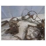 )EW5) Assortment of Vintage Traps... )EW5) Assortment of Vintage Traps...