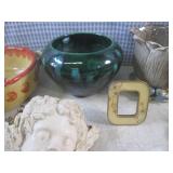 (D-3) Assortment of Vintage Decor E... (D-3) Assortment of Vintage Decor E...
