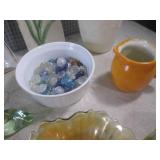 (D-3) Assortment of Vintage Decor E... (D-3) Assortment of Vintage Decor E...