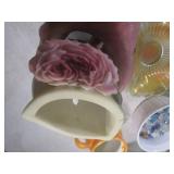 (D-3) Assortment of Vintage Decor E... (D-3) Assortment of Vintage Decor E...