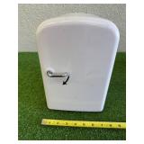 Mini DC Refrigerator Mini DC Refrigerator