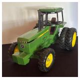 John Deere 1/64 Scale John Deere 4850 Die Cast Model Tractor by Ertl