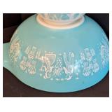 Pyrex Amish Butterprint Mixing Bowl Set