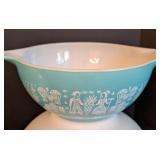 Pyrex Amish Butterprint Mixing Bowl Set