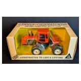 1/32 Allis-Chalmers 4W-305 Tractor with Cab