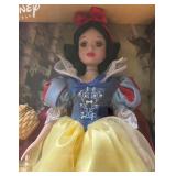 New Disney Princess Snow White Porcelain Keepsake Doll
