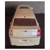 Maisto 1:24 Scale Die Cast Chrysler 300C Limousine Part of the Trump Executive Collection Car