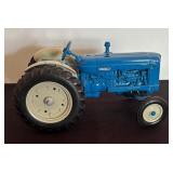 Ertl Fordson Super Major Model Tractor 1:16 Scale by Universal Hobbies