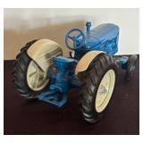 Ertl Fordson Super Major Model Tractor 1:16 Scale by Universal Hobbies