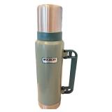 Stanley Classic Green Insulated Thermos Bottle with Handle