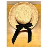 Collection of 4 Vintage Ladies Hats with Hat Stand