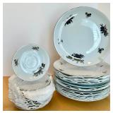 Seyei Fine China Hand Painted Dinnerware Set with Floral Motif