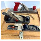 Collection of 4 Vintage Hand Planes with Servess 4 inch Mini Vise in Wooden Box