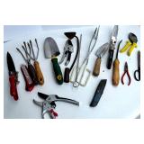 Toro Super Blower Vac Model 51582 Bundle with Melnor Sprinkler and Garden Tools