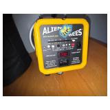AlienBees Pro Photoflash Monolight with 2 Padded Cases