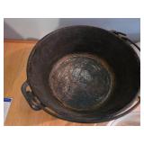 Assorted Bakeware and Cookware Lot with Dutch Oven, Pie Dish, and Muffin Pan