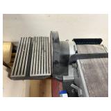 Skil 3376 Belt and Disc Sander with Adjustable Work Table