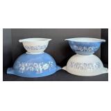 Pyrex Colonial Mist Mixing Bowl Set
