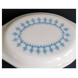 Pyrex Snowflake Garland Covered Dish