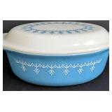 Pyrex Snowflake Garland Covered Dish