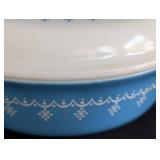 Pyrex Snowflake Garland Covered Dish